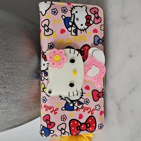 Hello Kitty Handbags - Hello Kitty Kisslock Wallet